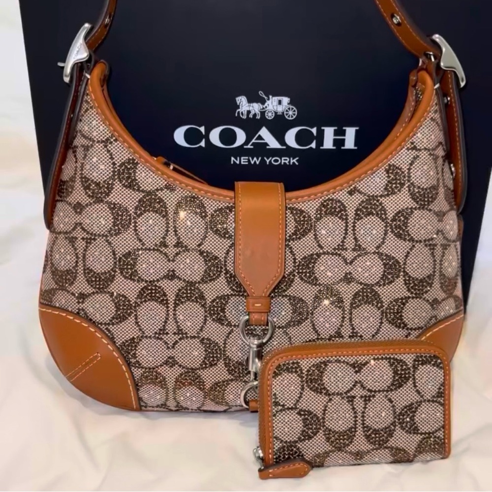 Coach Crystal Signature Jacquard Hamptons
Hobo Bag & Essential Card Case Wallet